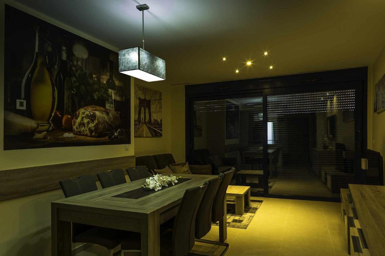 Apartamento Sea Senses Victoria Frente Al Mar Torrevieja Exterior photo